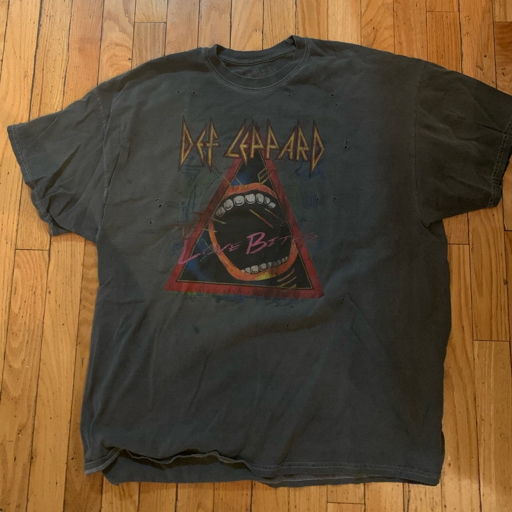Def Leppard. Love Bites. Grey T-Shirt. XL.